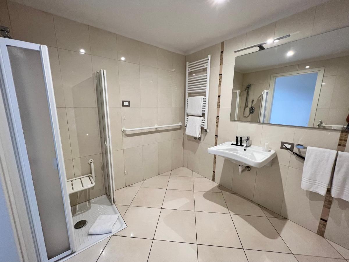 Toscana Sport Resort Calambrone Eksteriør billede